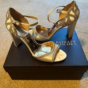 Badgley Mischka Kelly Ivory Satin Pumps - wedding shoes - size 9